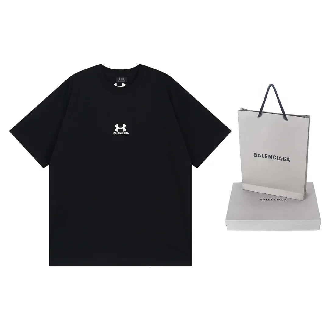 【 . Quality】BALENCI*GA/ Under Armour T # SS 24 New Arrival。 ， 。 。 ZP 。 260 ， . ， 。 。Classic LOGO ， ， ， 。 . 。 OS . Same Style ：BL 223372 ：Black，Red， Size：XS S M L